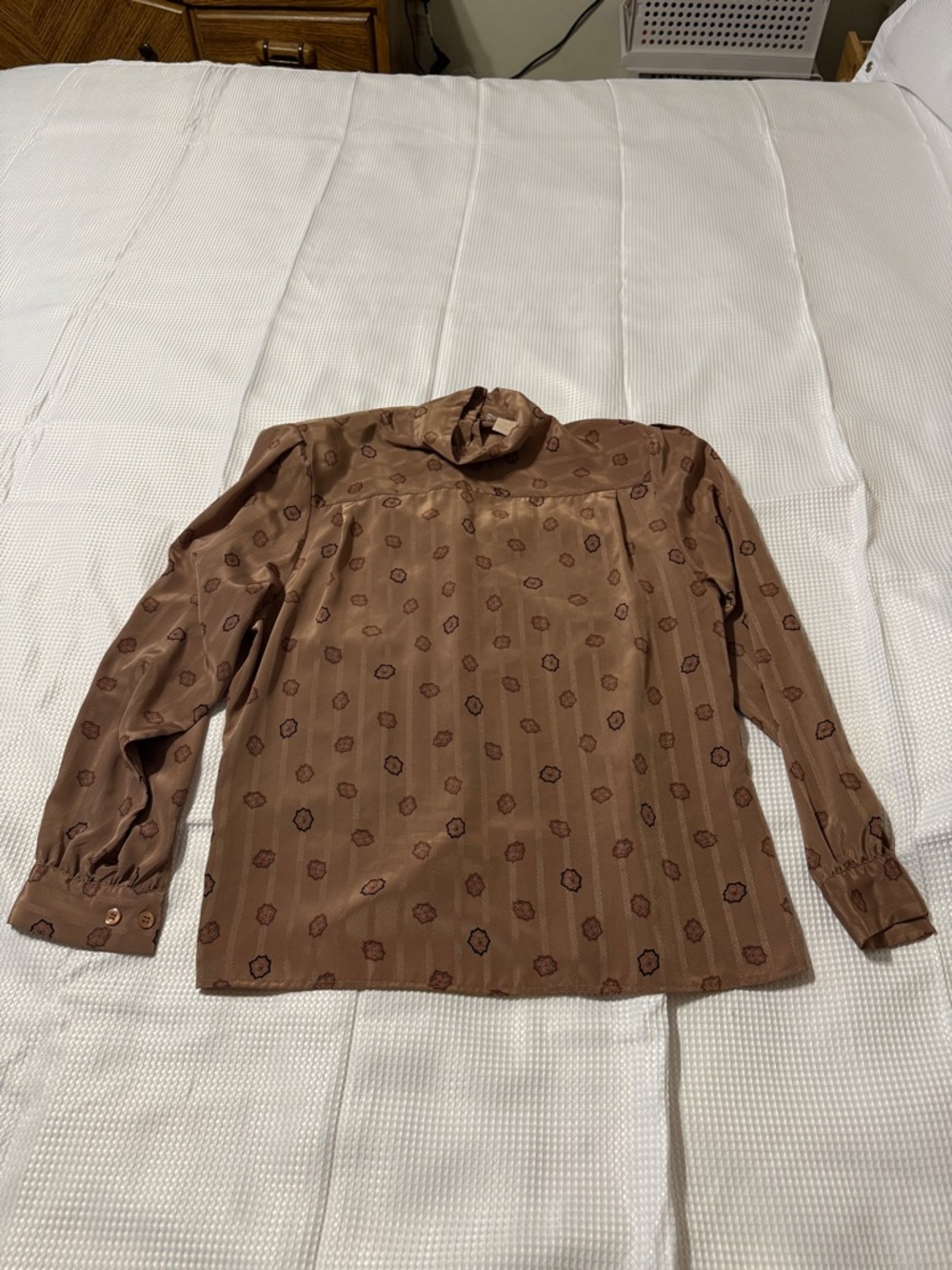 Women’s Vintage Brown Long-Sleeve Mock Neck Blouse